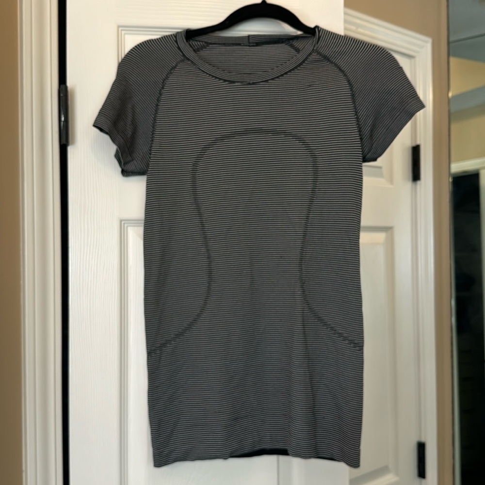 Lululemon top